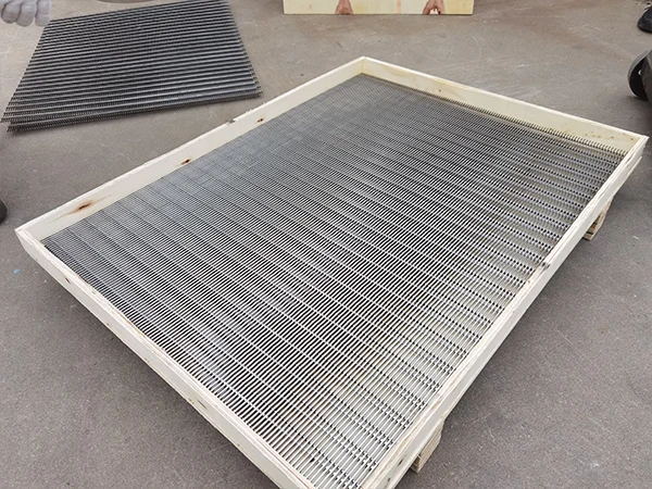 Square wedge wire screen panel packed in a wooden crate.